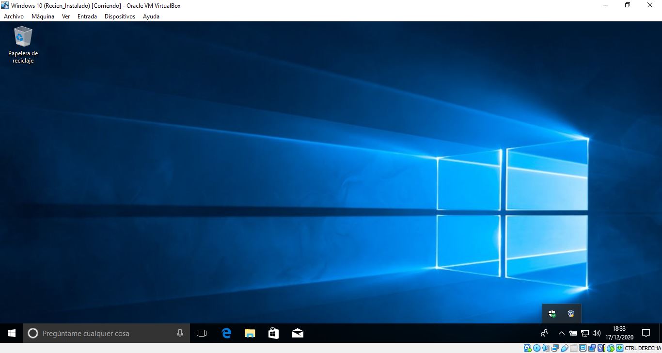 Ventana maximizada de la máquina virtual con el icono de las Guest Additions en la barra de herramientas de Windows 10.