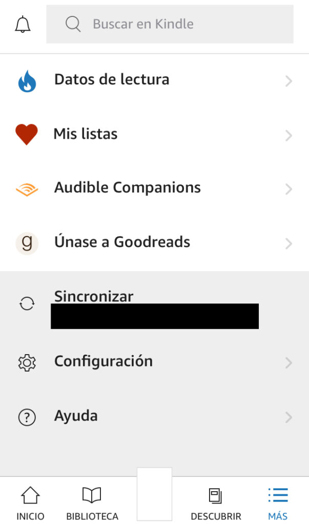 Botón “MÁS” y opción “Configuración” de la app de Kindle.